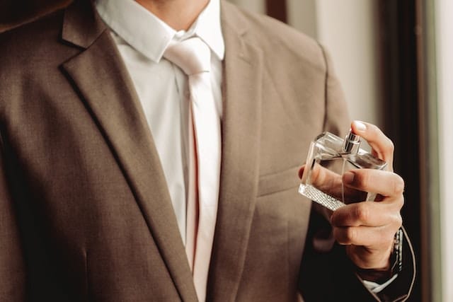 Leia mais sobre o artigo Quais os melhores perfumes masculinos para comprar em 2024? Confira!